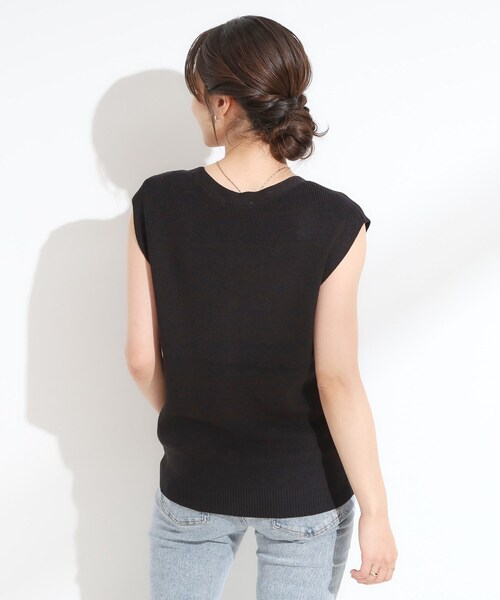 DRESKIP（ドレスキップ）の「【S-LL】ゴールドボタンが上品 大人のニットベスト（ベスト・レディース・ブラック/ダークブラウン/オフホワイト・03/04/02/01）」の9枚目の写真