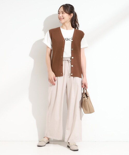 DRESKIP（ドレスキップ）の「【S-LL】ゴールドボタンが上品 大人のニットベスト（ベスト・レディース・ブラック/ダークブラウン/オフホワイト・03/04/02/01）」の14枚目の写真