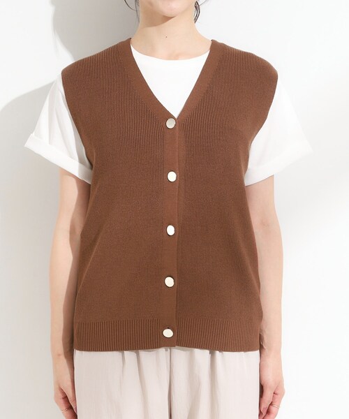 DRESKIP（ドレスキップ）の「【S-LL】ゴールドボタンが上品 大人のニットベスト（ベスト・レディース・ブラック/ダークブラウン/オフホワイト・03/04/02/01）」の16枚目の写真
