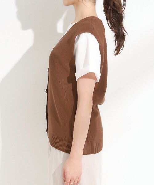 DRESKIP（ドレスキップ）の「【S-LL】ゴールドボタンが上品 大人のニットベスト（ベスト・レディース・ブラック/ダークブラウン/オフホワイト・03/04/02/01）」の17枚目の写真