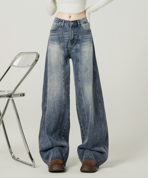 ADDITION STORE(アディションストア)の「【キレイな色落ちが◎】ハイウエスト ビンテージ ワイドデニム / High-waisted vintage wide-leg denim(デニムパンツ・レディース・ブルー・LARGE/MEDIUM/SMALL)」の3枚目の写真