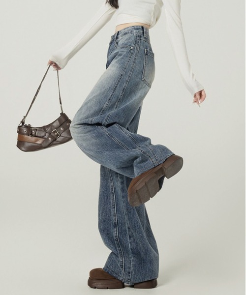 ADDITION STORE(アディションストア)の「【キレイな色落ちが◎】ハイウエスト ビンテージ ワイドデニム / High-waisted vintage wide-leg denim(デニムパンツ・レディース・ブルー・LARGE/MEDIUM/SMALL)」の10枚目の写真