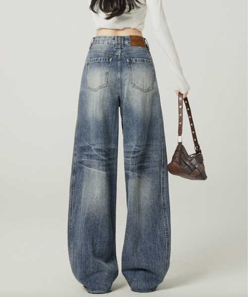 ADDITION STORE(アディションストア)の「【キレイな色落ちが◎】ハイウエスト ビンテージ ワイドデニム / High-waisted vintage wide-leg denim(デニムパンツ・レディース・ブルー・LARGE/MEDIUM/SMALL)」の12枚目の写真