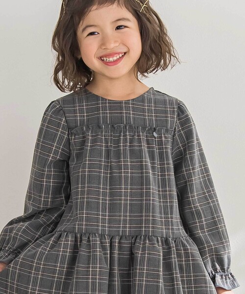 BeBe Petits Pois Vert（ベベプチポワヴェール）の「【店舗限定】チェックバルーン長袖ワンピース（ワンピース・キッズ・ブラック系その他/グレー系その他・100cm/120cm/130cm/150cm/140cm/110cm）」の4枚目の写真