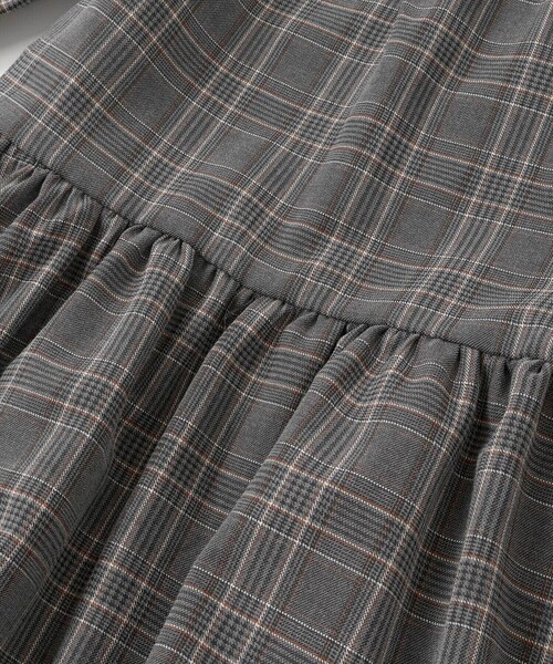 BeBe Petits Pois Vert（ベベプチポワヴェール）の「【店舗限定】チェックバルーン長袖ワンピース（ワンピース・キッズ・ブラック系その他/グレー系その他・100cm/120cm/130cm/150cm/140cm/110cm）」の10枚目の写真