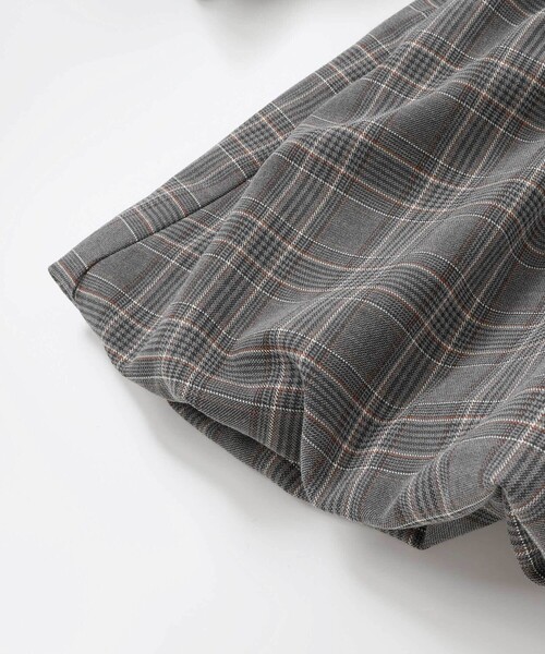 BeBe Petits Pois Vert（ベベプチポワヴェール）の「【店舗限定】チェックバルーン長袖ワンピース（ワンピース・キッズ・ブラック系その他/グレー系その他・100cm/120cm/130cm/150cm/140cm/110cm）」の12枚目の写真