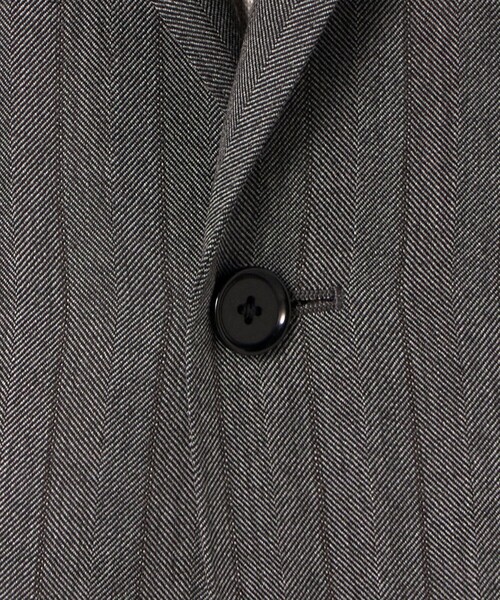 UNITED ARROWS(ユナイテッドアローズ)の「Vitale Barberis Canonico ヘリンボーン シングル3ボタン スーツ MC‐MODEL はっ水(スーツセット・メンズ・グレー系・48/46/50/44)」の17枚目の写真