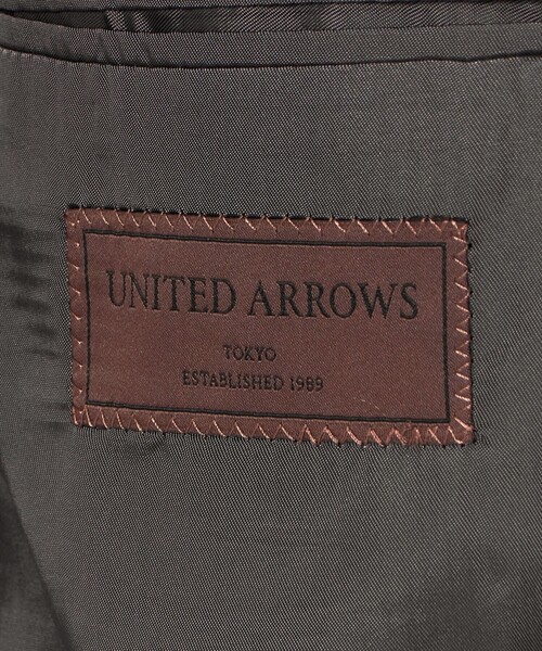 UNITED ARROWS(ユナイテッドアローズ)の「Vitale Barberis Canonico ヘリンボーン シングル3ボタン スーツ MC‐MODEL はっ水(スーツセット・メンズ・グレー系・48/46/50/44)」の19枚目の写真