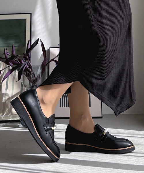 LUGG NAGG（ラグナグ）の「【maschietta】【晴雨兼用】パールチェーンマニッシュローファー【防水シート入り】（ローファー・レディース・ブラック/チョコ・22.5cm/23.5cm/24.0cm/24.5cm/23.0cm）」の10枚目の写真