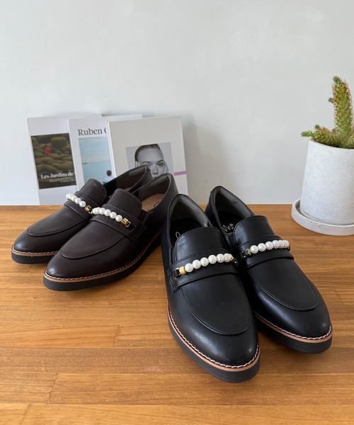 LUGG NAGG（ラグナグ）の「【maschietta】【晴雨兼用】パールチェーンマニッシュローファー【防水シート入り】（ローファー・レディース・ブラック/チョコ・22.5cm/23.5cm/24.0cm/24.5cm/23.0cm）」の15枚目の写真