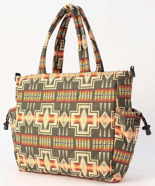 PENDLETON（ペンドルトン）の「KiU/キウ PNDLTN_SQ PADDED MP TOTE BAG スクエアパデッドマルチパーパストートバッグ（トートバッグ・メンズ・ネイビー/オリーブ・ONE SIZE）」の4枚目の写真