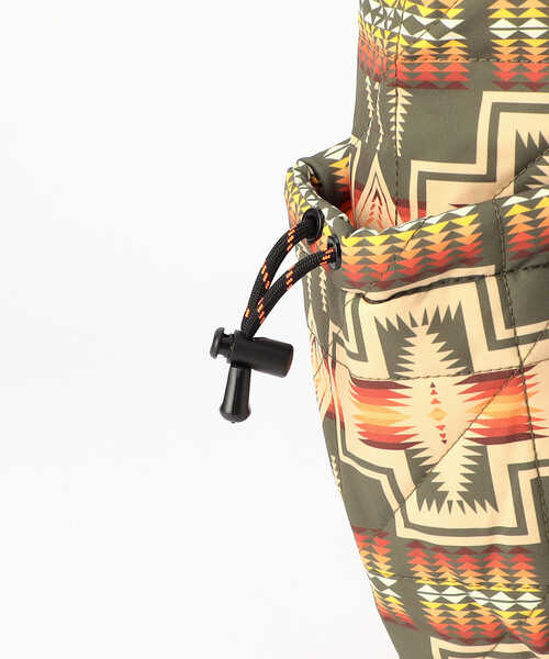 PENDLETON（ペンドルトン）の「KiU/キウ PNDLTN_SQ PADDED MP TOTE BAG スクエアパデッドマルチパーパストートバッグ（トートバッグ・メンズ・ネイビー/オリーブ・ONE SIZE）」の12枚目の写真