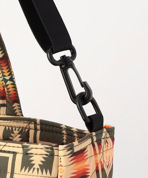 PENDLETON（ペンドルトン）の「KiU/キウ PNDLTN_SQ PADDED MP TOTE BAG スクエアパデッドマルチパーパストートバッグ（トートバッグ・メンズ・ネイビー/オリーブ・ONE SIZE）」の13枚目の写真