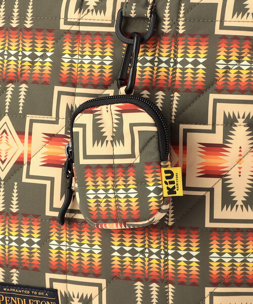 PENDLETON（ペンドルトン）の「KiU/キウ PNDLTN_SQ PADDED MP TOTE BAG スクエアパデッドマルチパーパストートバッグ（トートバッグ・メンズ・ネイビー/オリーブ・ONE SIZE）」の15枚目の写真