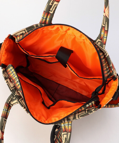 PENDLETON（ペンドルトン）の「KiU/キウ PNDLTN_SQ PADDED MP TOTE BAG スクエアパデッドマルチパーパストートバッグ（トートバッグ・メンズ・ネイビー/オリーブ・ONE SIZE）」の8枚目の写真
