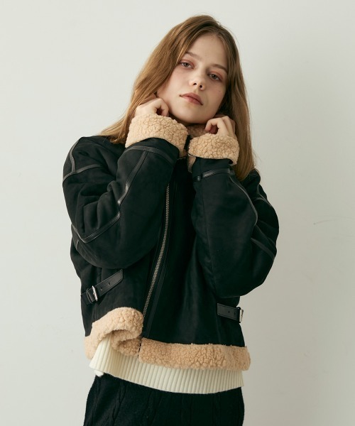 Clum(クルム)の「クロップドムートンライクボアジャケット(ムートンコート・レディース・テラコッタ/ブラック・FREE)」の8枚目の写真