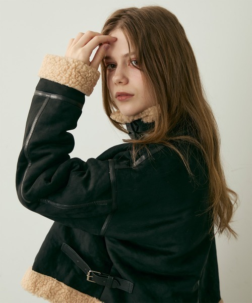 Clum(クルム)の「クロップドムートンライクボアジャケット(ムートンコート・レディース・テラコッタ/ブラック・FREE)」の12枚目の写真