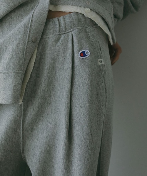 ETRE TOKYO(エトレトウキョウ)の「Champion REVERSE WEAVE スウェットワイドパンツ(スウェットパンツ・レディース・グレー/ネイビー/オートミール・M/S)」の9枚目の写真