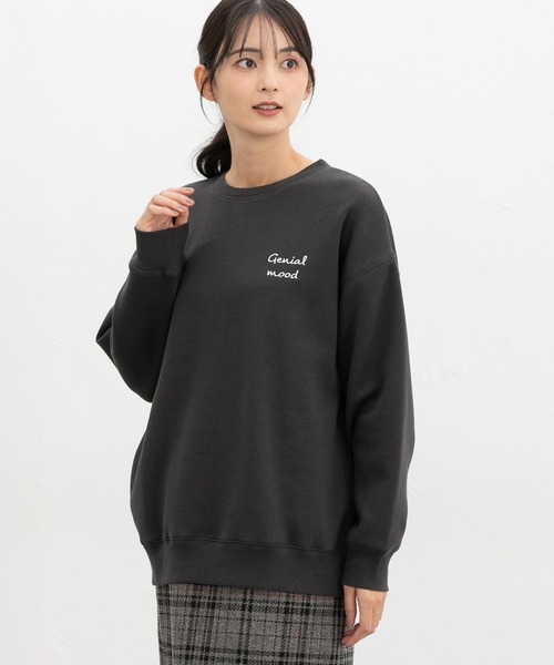 Honeys（ハニーズ）の「【ハニぽか】裏起毛ゆるロゴ刺繍スウェット（スウェット・レディース・スミクロ/オートミール/イエロー/杢グレー/ブルー・S/M/LL/L）」の2枚目の写真