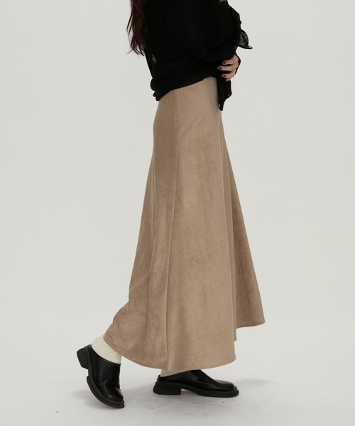 NUJOH(ヌゾ)の「Suede Flare Long Skirt / スエードフレアロングスカート(スカート・レディース・ブラック/ブラウン/ベージュ・MEDIUM/LARGE)」の16枚目の写真