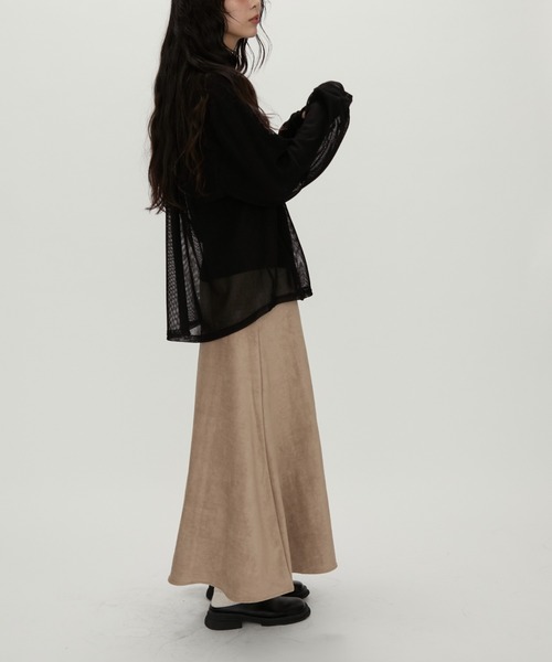 NUJOH(ヌゾ)の「Suede Flare Long Skirt / スエードフレアロングスカート(スカート・レディース・ブラック/ブラウン/ベージュ・MEDIUM/LARGE)」の13枚目の写真