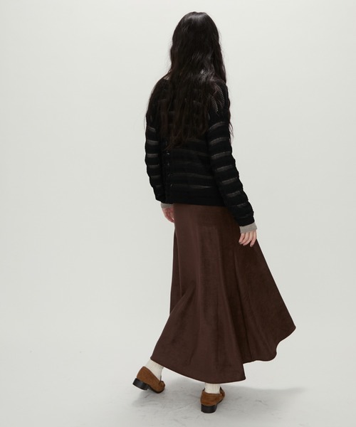 NUJOH(ヌゾ)の「Suede Flare Long Skirt / スエードフレアロングスカート(スカート・レディース・ブラック/ブラウン/ベージュ・MEDIUM/LARGE)」の18枚目の写真