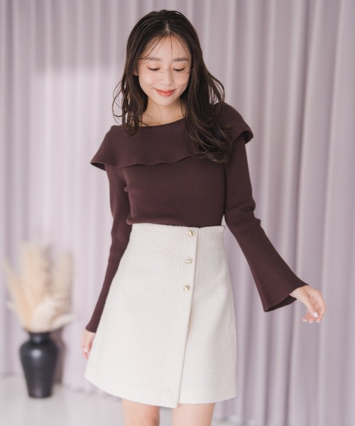 MISCH MASCH（ミッシュマッシュ）の「2025秋冬新作 アシメリボン2wayフレア袖ニット（ニット/セーター・レディース・ブラック/ブラウン/パープル/ホワイト・ﾌﾘ-）」の5枚目の写真