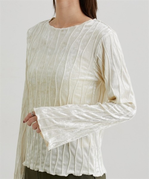 nissen（ニッセン）の「ウェーブタックベロアトップス（Tシャツ/カットソー・レディース・チャコール/アイボリー/ブラック・M/L）」の6枚目の写真