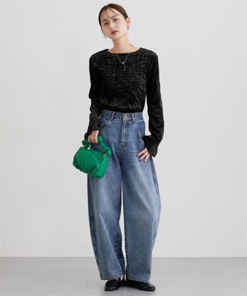 nissen（ニッセン）の「ウェーブタックベロアトップス（Tシャツ/カットソー・レディース・チャコール/アイボリー/ブラック・M/L）」の4枚目の写真