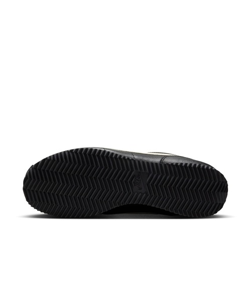 NIKE(ナイキ)の「NIKE Cortez Leather(ナイキ ウィメンズ コルテッツ)(スニーカー・メンズ・ホワイト系/レッド系/ブラック系・24cm/24.5cm/25cm/25.5cm/26cm/28cm/28.5cm/29cm/23cm/23.5cm/26.5cm/27.5cm/27cm)」の18枚目の写真