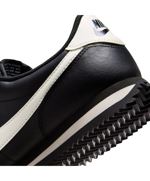 NIKE(ナイキ)の「NIKE Cortez Leather(ナイキ ウィメンズ コルテッツ)(スニーカー・メンズ・ホワイト系/レッド系/ブラック系・24cm/24.5cm/25cm/25.5cm/26cm/28cm/28.5cm/29cm/23cm/23.5cm/26.5cm/27.5cm/27cm)」の22枚目の写真