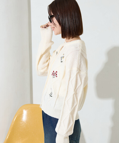 セール】限定展開 ダイヤ柄 ケーブル フラワー刺繍 ニットカーディガン