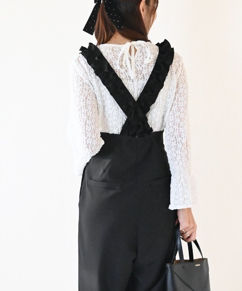 Neige(ネージュ)の「フリルストラップサロペットパンツ(サロペット/オーバーオール・レディース・ネイビー/ブラック・ONE SIZE)」の3枚目の写真