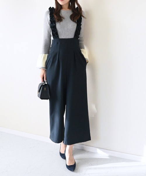 Neige(ネージュ)の「フリルストラップサロペットパンツ(サロペット/オーバーオール・レディース・ネイビー/ブラック・ONE SIZE)」の6枚目の写真