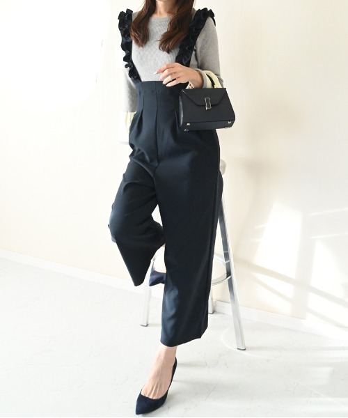 Neige(ネージュ)の「フリルストラップサロペットパンツ(サロペット/オーバーオール・レディース・ネイビー/ブラック・ONE SIZE)」の12枚目の写真