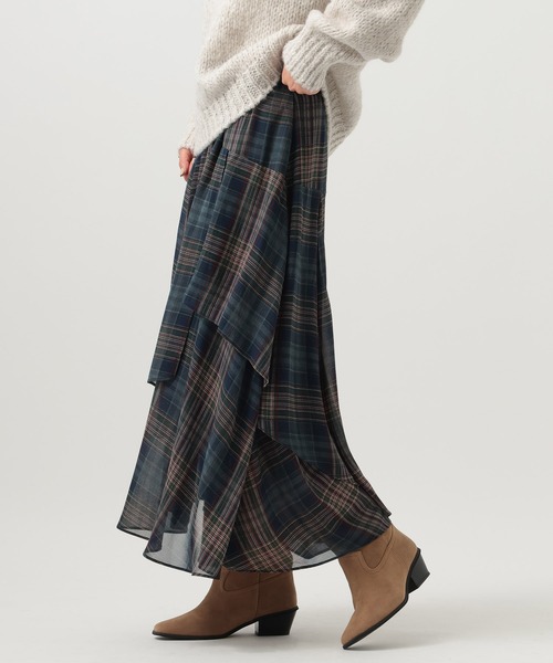 BAYFLOW(ベイフロー)の「イレヘムチェックフレアスカート(スカート・レディース・レッド/ネイビー・FREE)」の2枚目の写真