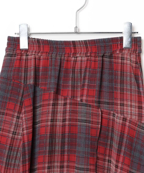 BAYFLOW(ベイフロー)の「イレヘムチェックフレアスカート(スカート・レディース・レッド/ネイビー・FREE)」の7枚目の写真