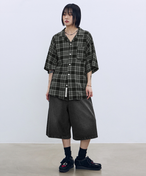 F.ILLUMINATE（フィルミネイト）の「ウォッシュドバミューダデニムショーツ - ブラック（その他パンツ・レディース・その他・SMALL/MEDIUM/LARGE）」の4枚目の写真