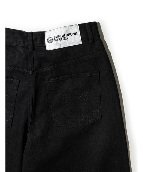 PUNCH DRUNK PARTIES(パンチドランクパーティーズ)の「Misfits Jeans (PITCH BLACK)(デニムパンツ・レディース・その他・0(28)/2(32)/3(34)/1(30))」の4枚目の写真