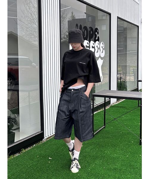 TRILLION(トリリオン)の「レインスロップツータックバミューダデニムショーツ(INDIGO)(その他パンツ・レディース・その他・MEDIUM/LARGE/X-LARGE)」の7枚目の写真