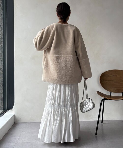 DouDou(ドゥドゥ)の「【WEB限定】リバーシブルフェイクムートンコート(その他アウター・レディース・グレイッシュベージュ/チャコールグレー・FREE)」の17枚目の写真