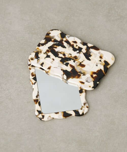 BIRTHDAY BAR（バースデイバー）の「スクエアアセチミラー（手鏡/メイクミラー・レディース・ホワイト/ブラック/グリーン・0）」の4枚目の写真