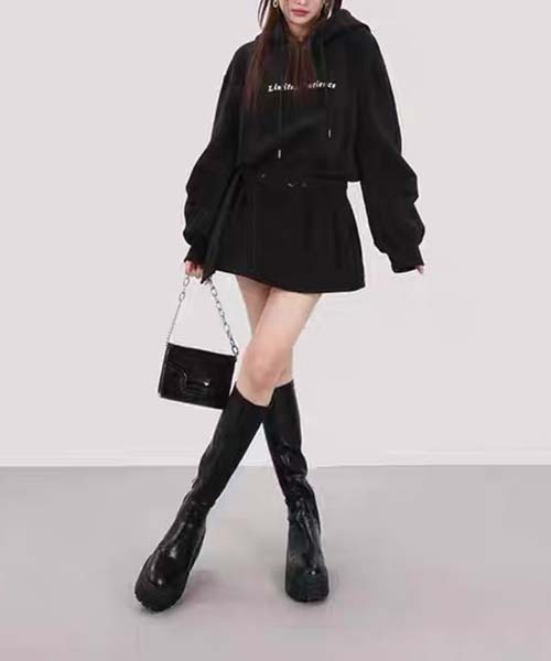 gossip!ロサンゼルス(ゴシップロサンゼルス)の「Y2K 刺繍スウェットフーディ ミニ丈ワンピース(ワンピース・レディース・グレー/ブラック・FREE)」の7枚目の写真
