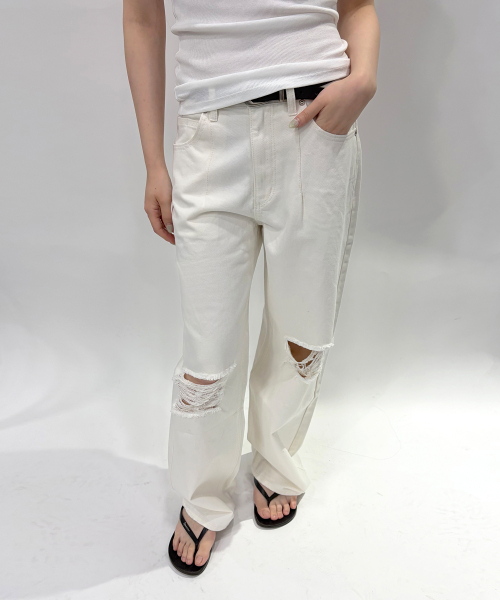 INSILENCE WOMEN(インサイレンスウーマン)の「ディストレスドピンタックデニム WHITE(デニムパンツ・レディース・その他・X-SMALL/SMALL/MEDIUM/LARGE)」の1枚目の写真