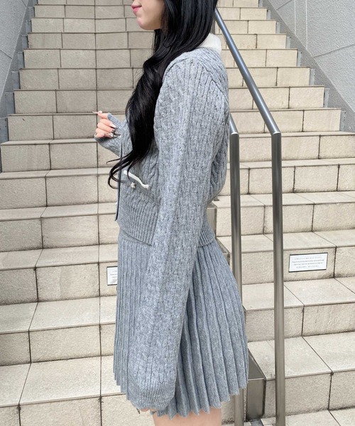 INGNI（イング）の「フェザー襟ケーブルニットカーディガン＋ニットスカパン／セット（カーディガン/ボレロ・レディース・ネイビー系9/グレー系9/ホワイト系1・M）」の17枚目の写真