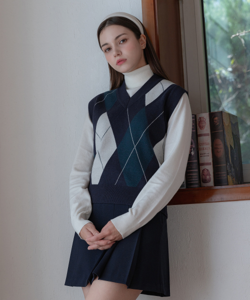 SELITIO(セレティオ)の「女性アーガイルVネックソフトニットベストネイビー(ベスト・レディース・ネイビー・SMALL/MEDIUM/LARGE)」の3枚目の写真