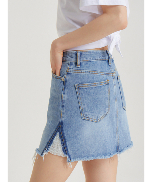 UNKNOWN PLANET(アンノウンプラネット)の「トライアングルデストロイドデニムスカートブルー(スカート・レディース・その他・LARGE/MEDIUM/SMALL)」の3枚目の写真