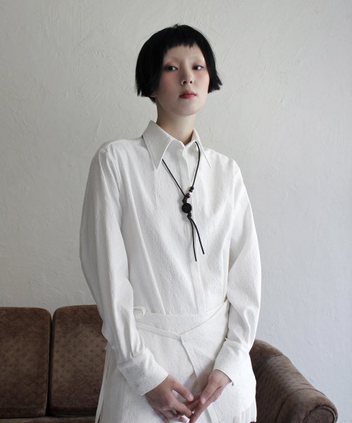 RUBATI(ルバティ)の「ジャカードシャツハーフエプロン_ホワイト(シャツ/ブラウス・レディース・その他・size2/size1)」の2枚目の写真