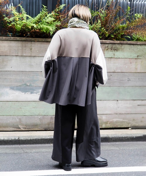 OSMOSIS(オズモーシス)の「サイドギャザープルオーバー(Tシャツ/カットソー・レディース・グレイッシュベージュ/グリーン/ブラック・ONE SIZE)」の7枚目の写真