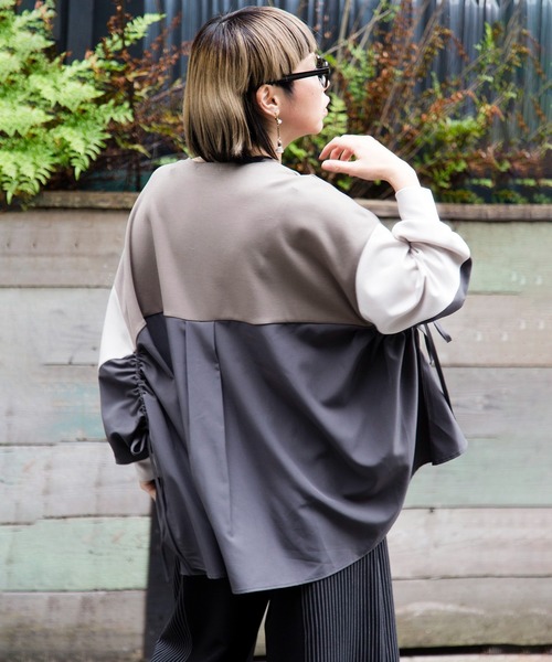 OSMOSIS(オズモーシス)の「サイドギャザープルオーバー(Tシャツ/カットソー・レディース・グレイッシュベージュ/グリーン/ブラック・ONE SIZE)」の12枚目の写真